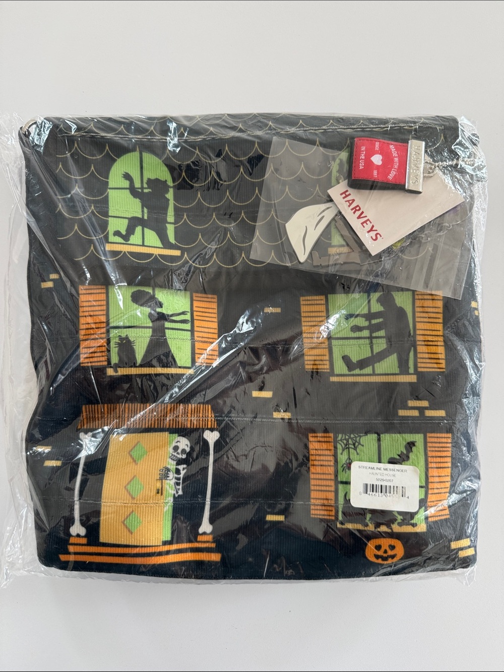 Harveys Haunted House Streamline Messenger